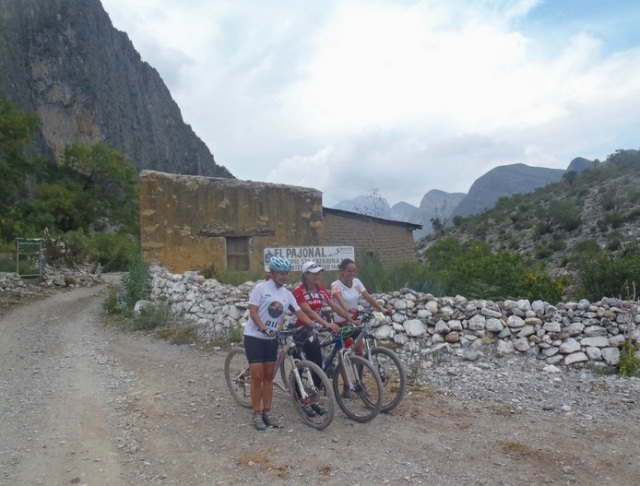 pedaleando con amigas